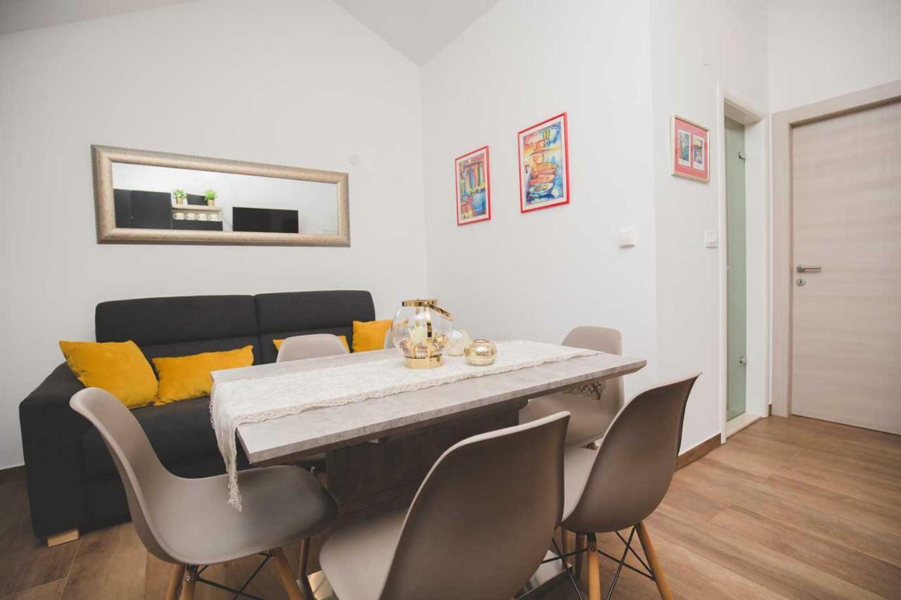 Apartamento Salsa Supetar Exterior foto